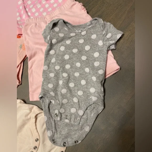 🤱🏼 Infant Girls Bundle | Size 0-3 months - Picture 5 of 15